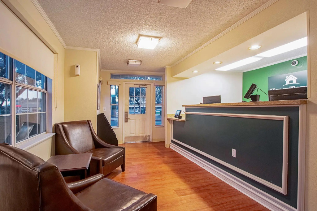 Crossland Economy Studios - Phoenix - Metro - Dunlap Ave.