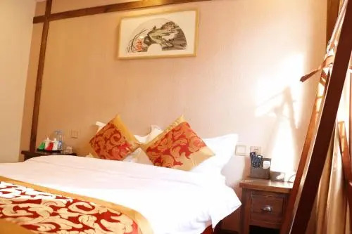 Yunan Lotus Garden Hotel