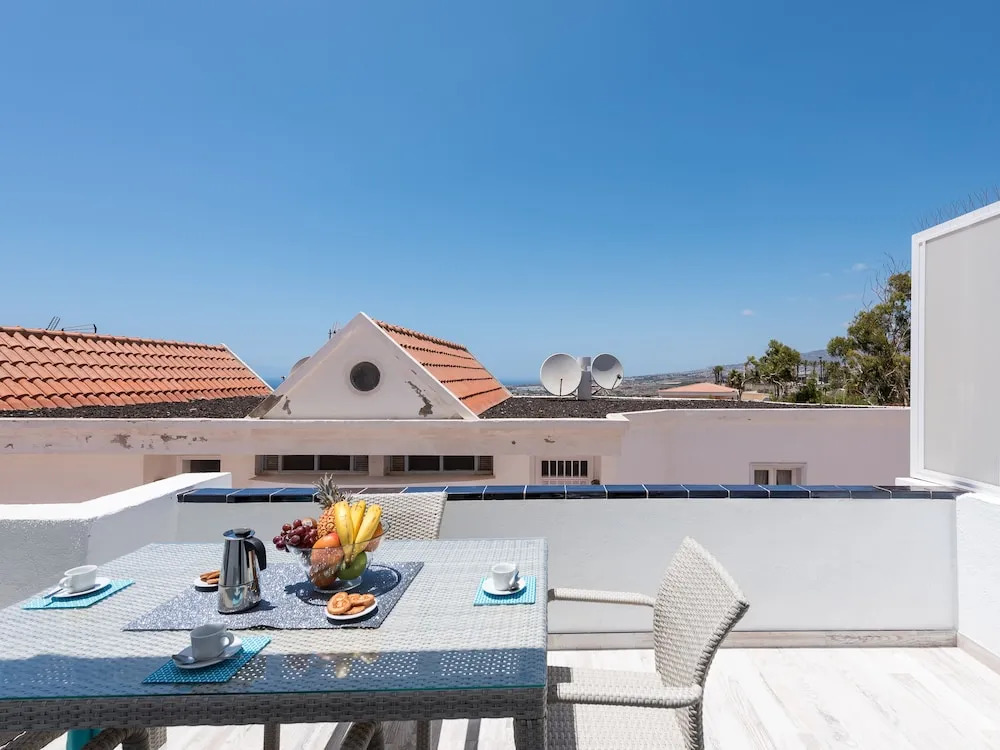 C104A Brand New Apartment, Big Terrace, Pool