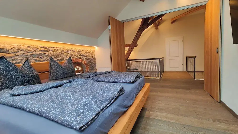 HexenburgbeiDresden 3 Zimmer Architektengaleriewohnung mit eigener Sauna, 2 Kaminen - Nähe Sächsische Schweiz