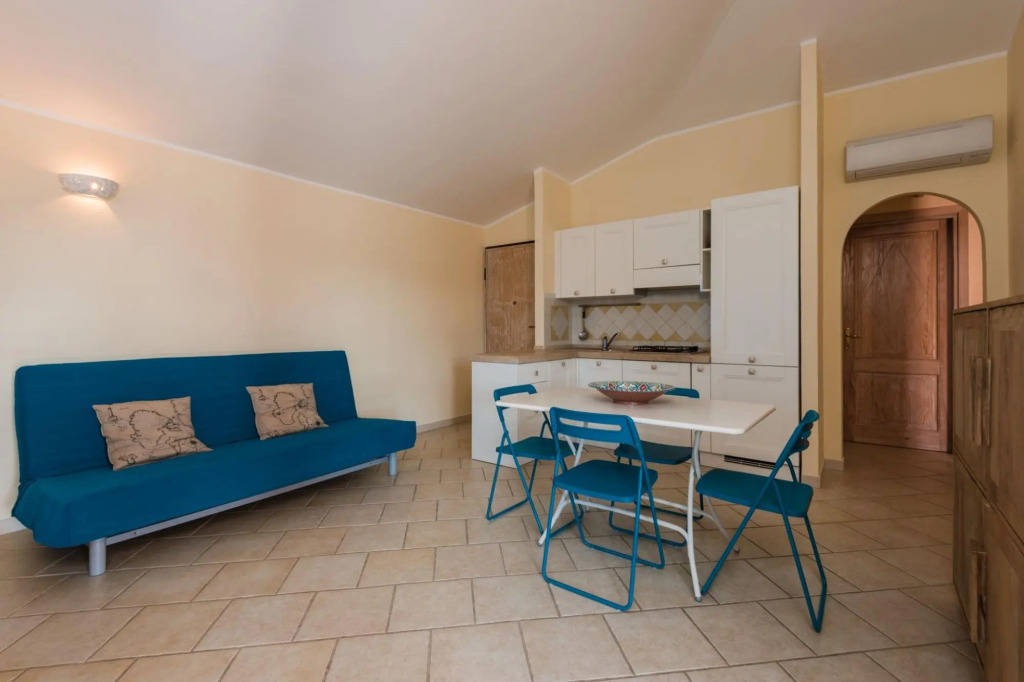 The apartment has 2 bedrooms , 2 bathrooms, lounge with sofa bed, equipped kitchen with also dishwas-PERLACEA 33