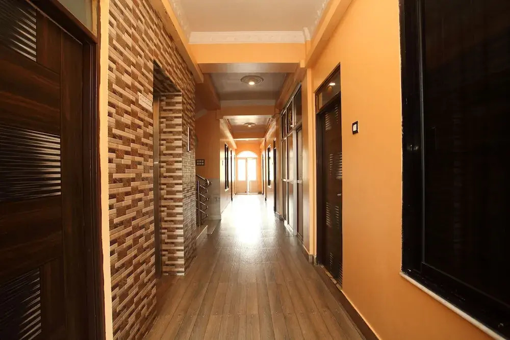 Oyo 512 Hotel Brindaban