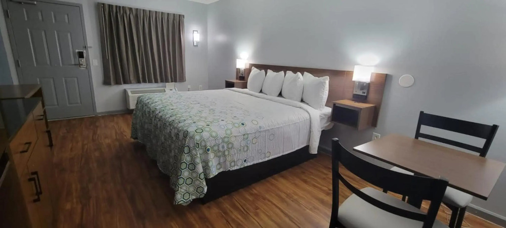 HomeTowne Studios by Red Roof Egg Harbor-Atlantic City Airport