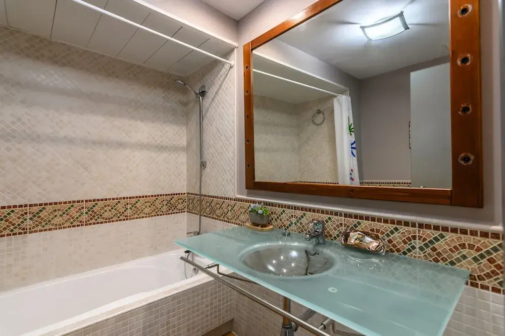 Ideal Apartment With Golf Course Views