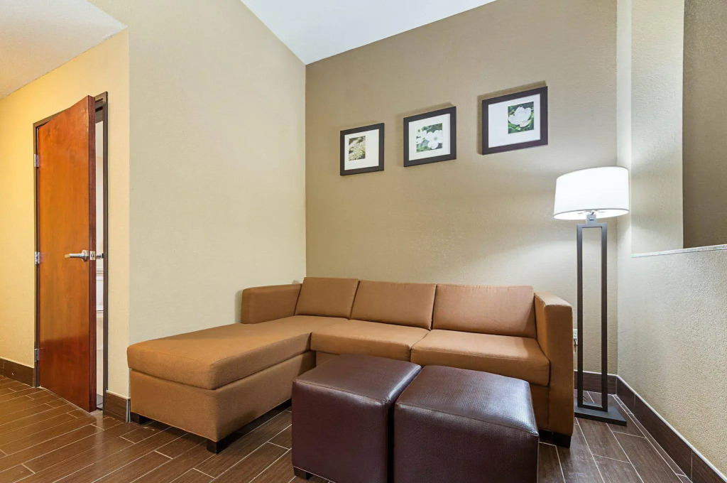 Comfort Suites Batesville