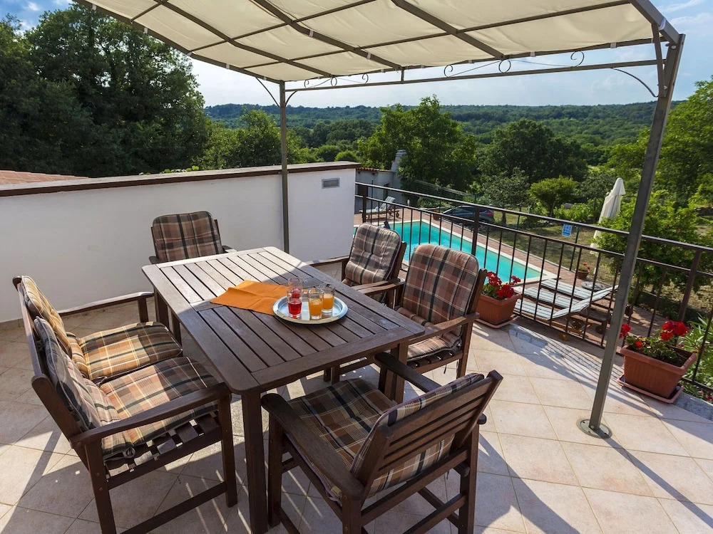 Villa in Kujici Near Beach With Pool