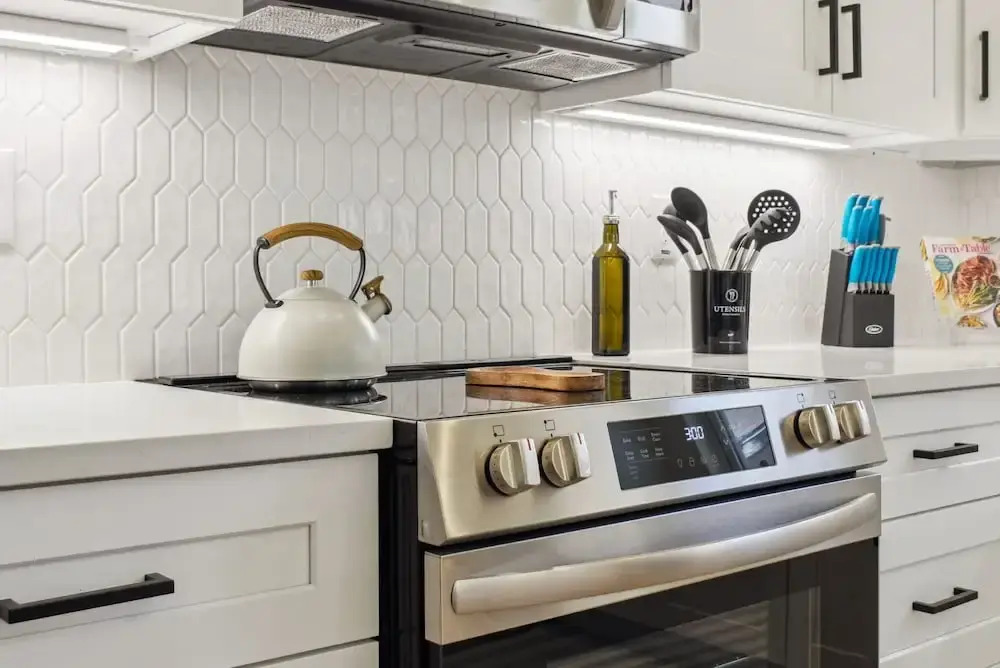 Sleek 4br/3ba Urban Living w/ Downtown Views!