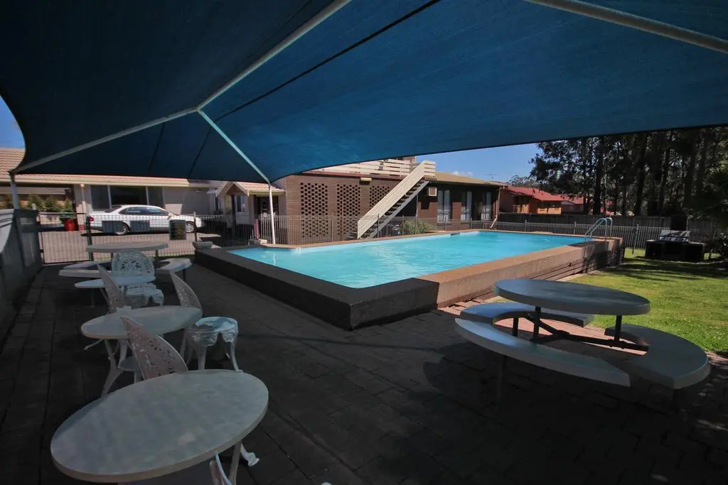 Molly Morgan Motor Inn