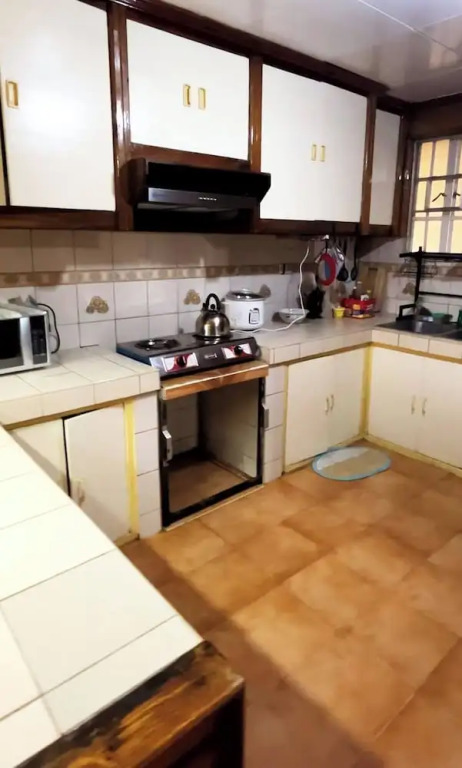 3 Bedroom House in the Heart of Baguio With Garage