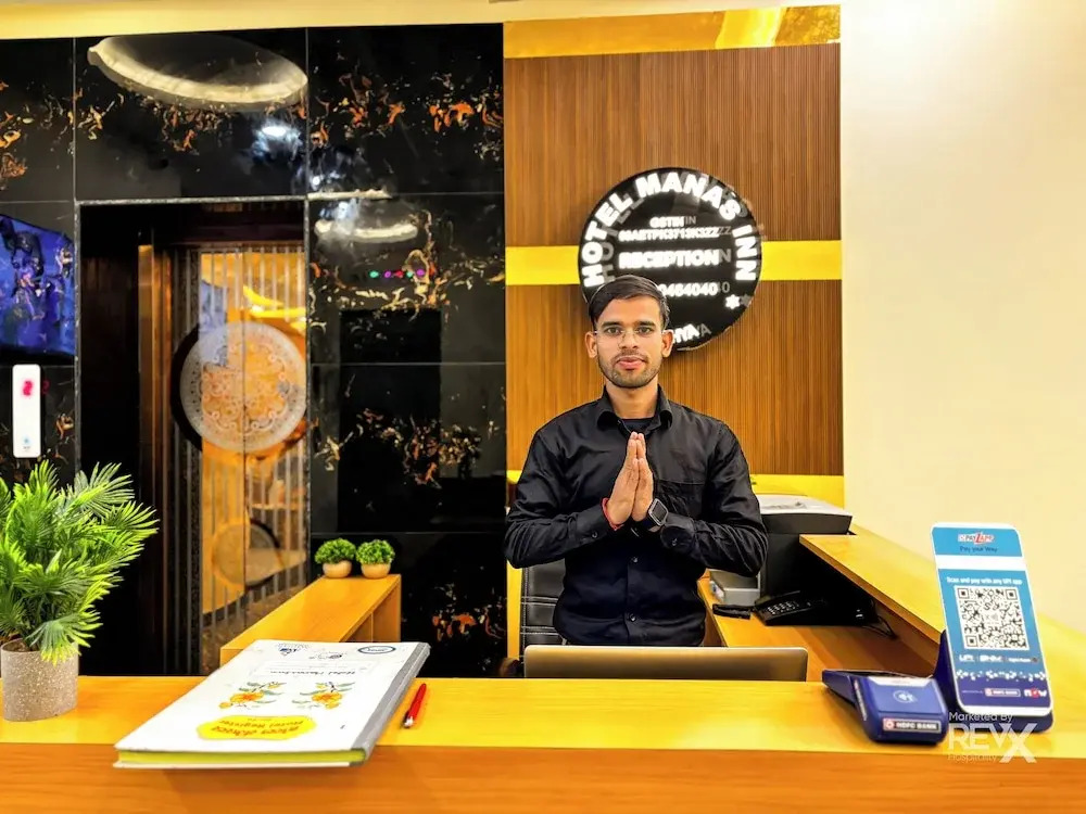 Hotel Manas Inn