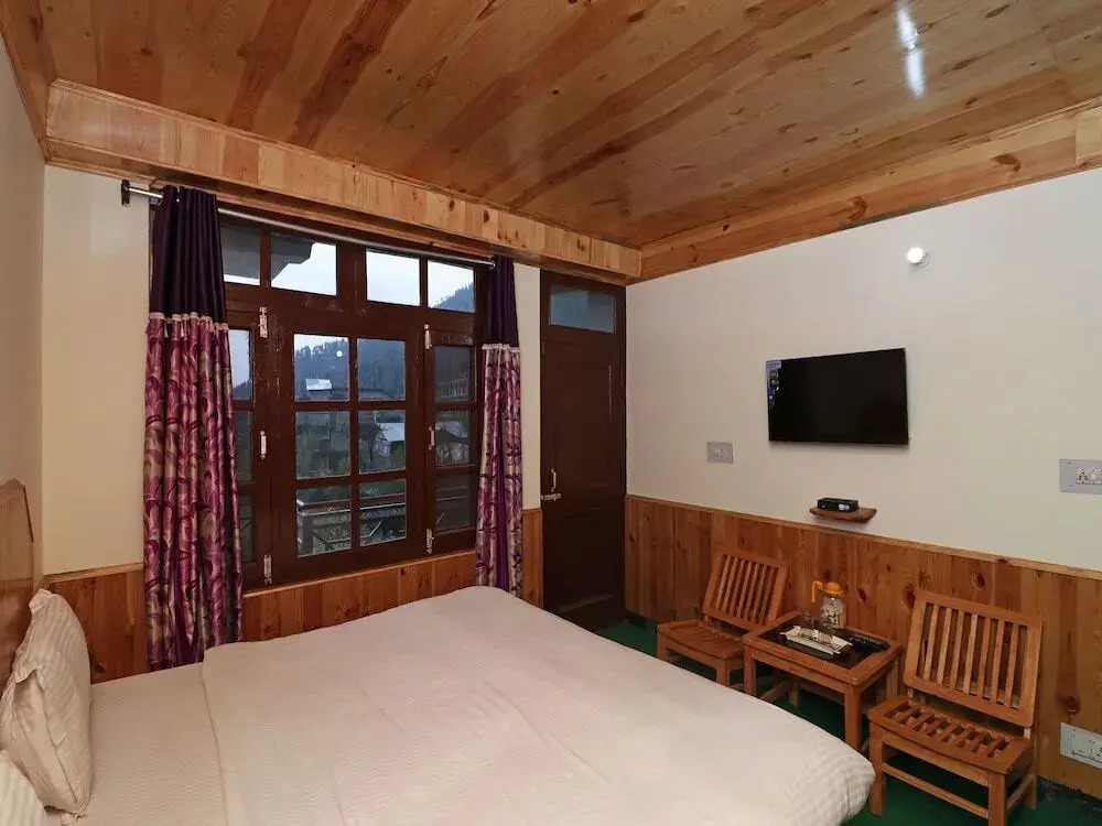 Summer House by OYO Rooms