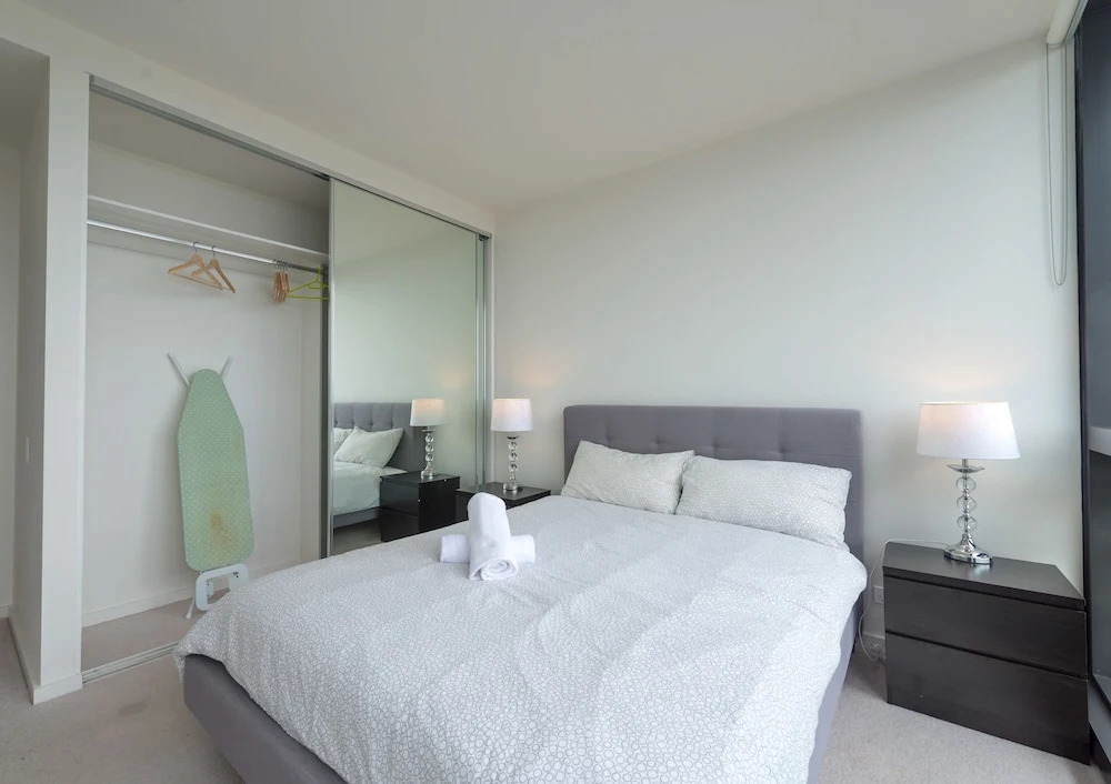 Melbourne CBD Victoria Harbour Short Stay Service Apartments