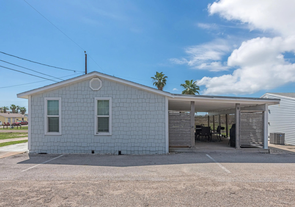 Hurricane Harbour Ss523h Cottage