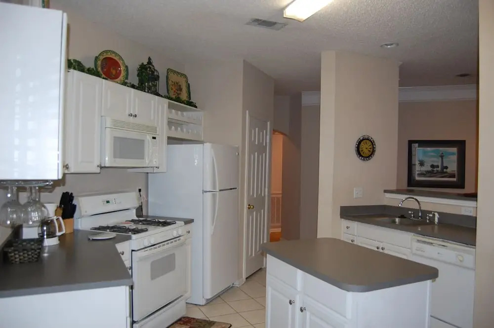 Legacy Villa 1701 3 Bedrooms 2 Bathrooms Condo