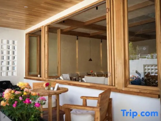 Kangding Tingshan Hot Spring Homestay