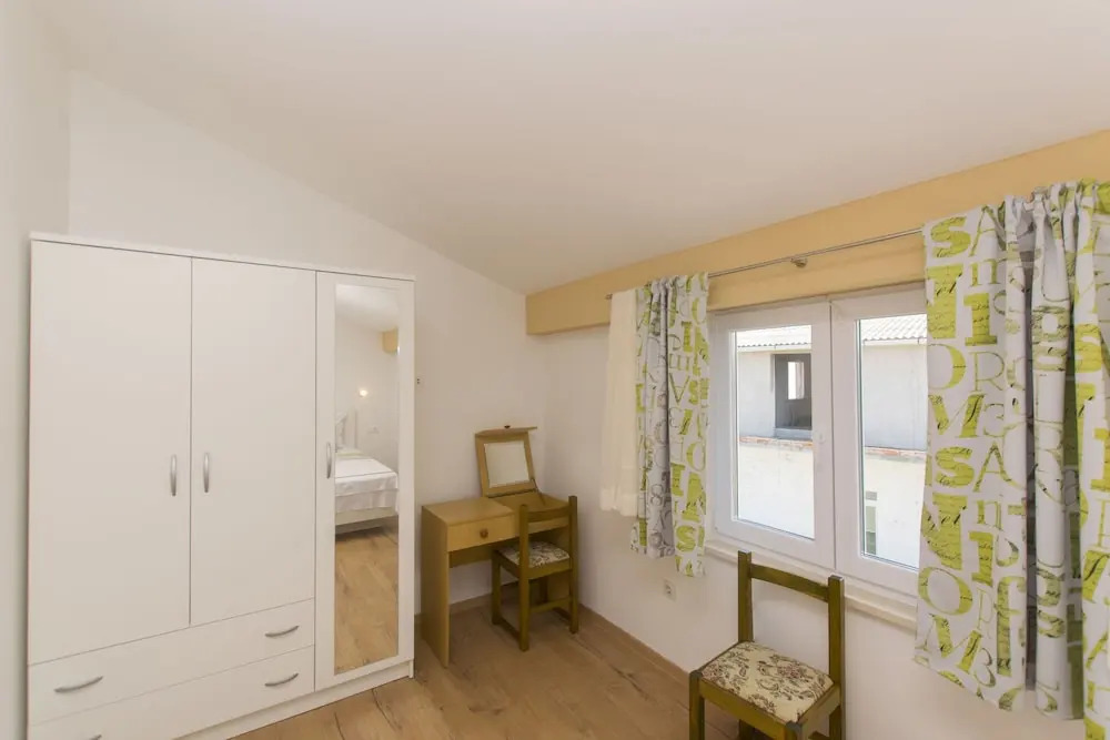 Apartments and Room Central Position