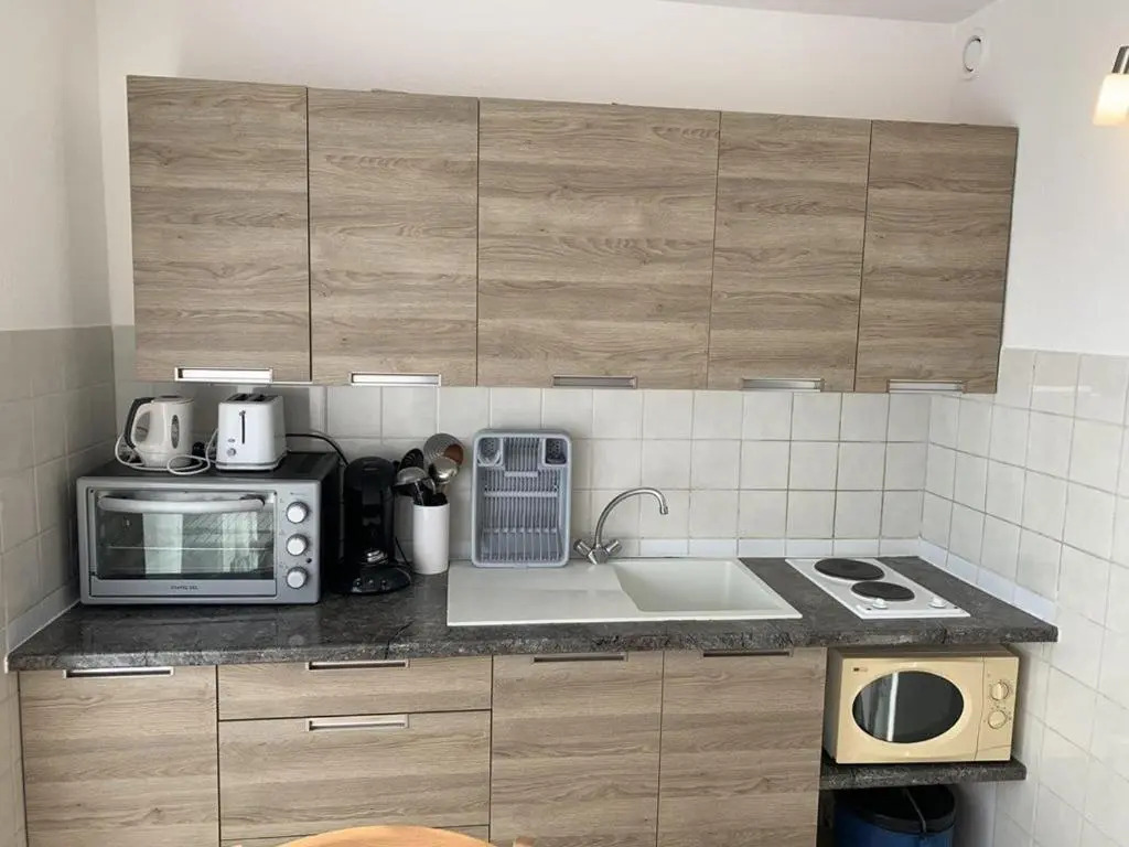 Appartement Balaruc-les-Bains, 1 pièce, 2 personnes - FR-1-571-14