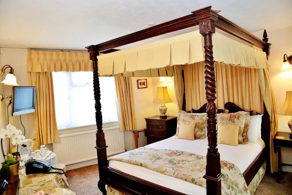 The Inglenook Hotel