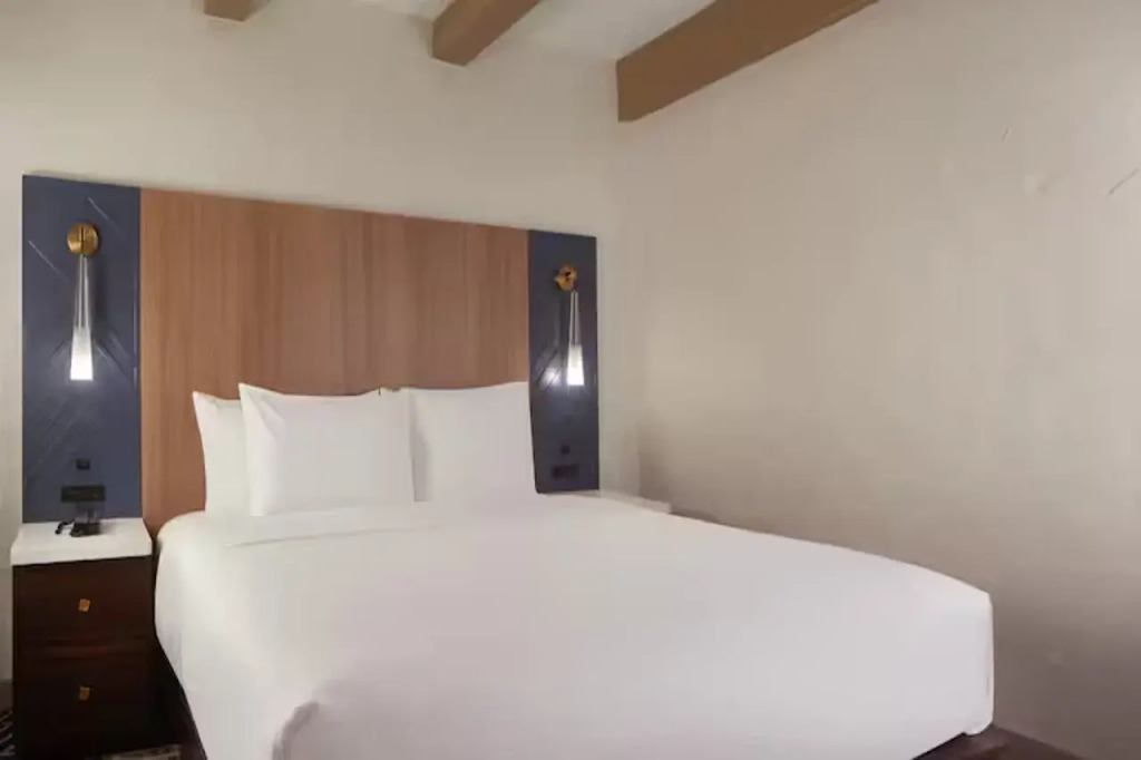 Hotel Royer Urbana Champaign, Tapestry Collection by Hilton