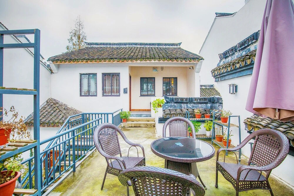Wuzhen Ziye Musu Inn