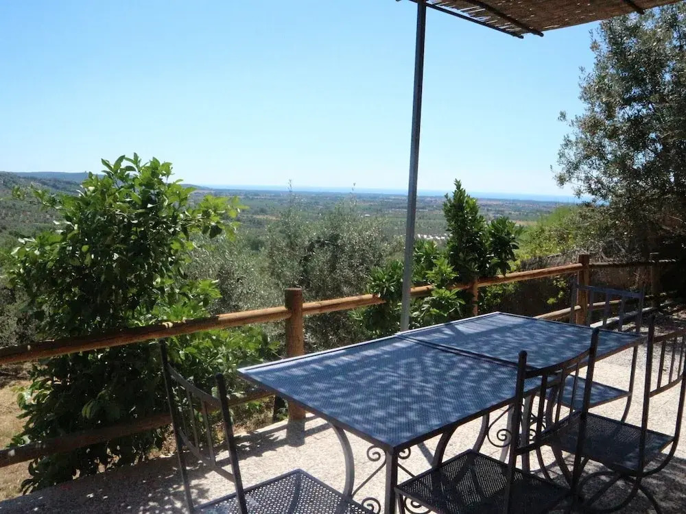 Snug Holiday Home in Castagneto Carducci near Thermal Bath