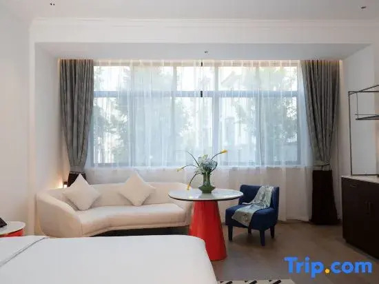 Yanguan Chaolezhicheng Shuishi Hotel