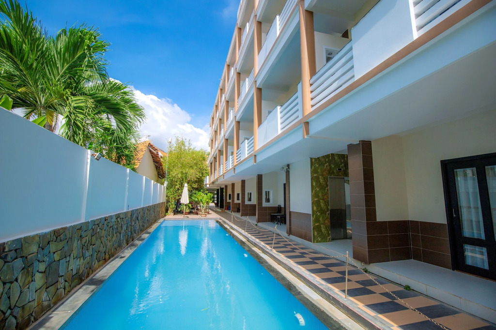 Sun & Sands Beach Hotel