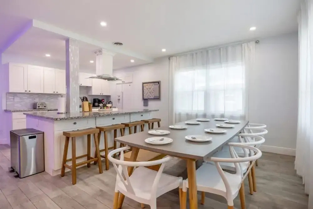 Fun Family-friendly Largo Home Heated Pool