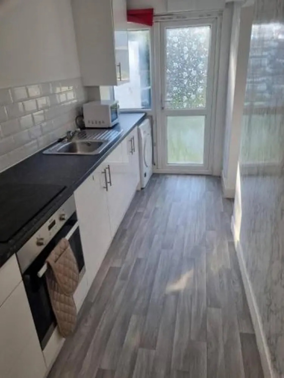 Gillingham Retreat - Spacious 4 Bedroom House