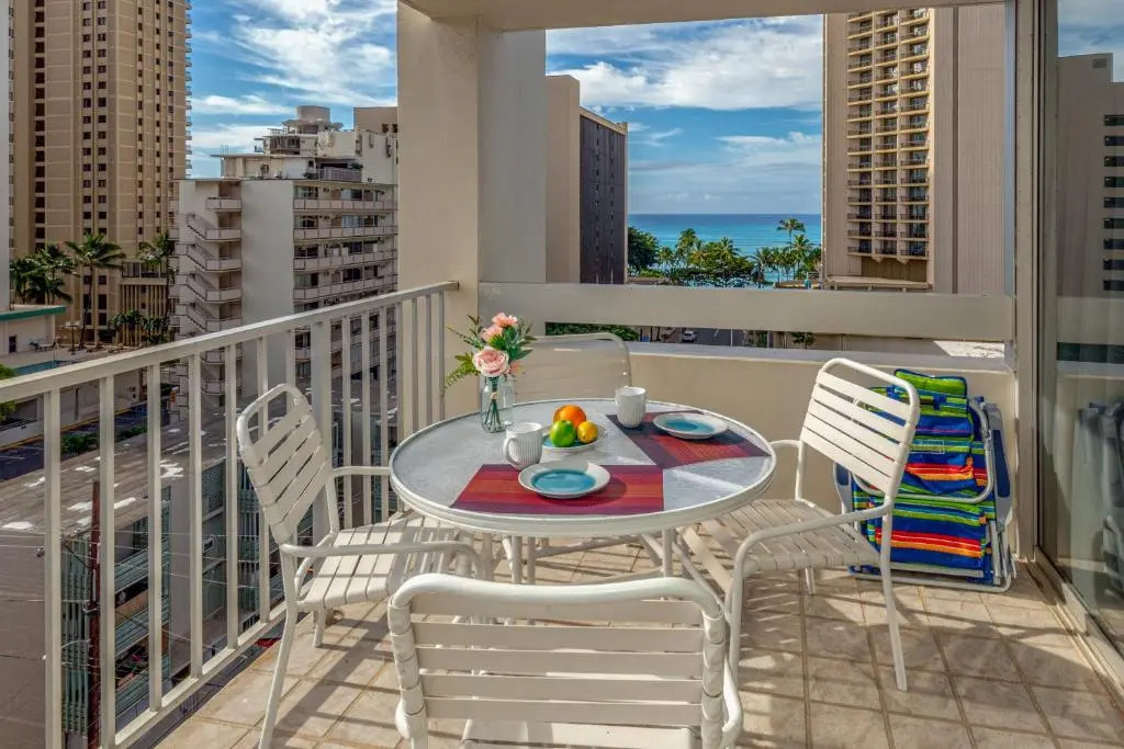 Beautiful Ocean View, 1 Block to the Beach, Split AC