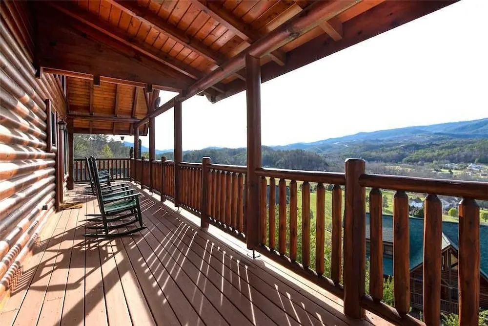 Serenity Peak 3 Bedroom Home with Hot Tub