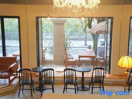 Yichuan Riverview Resort B&B (Dongxixiang Xiangbishan Branch)