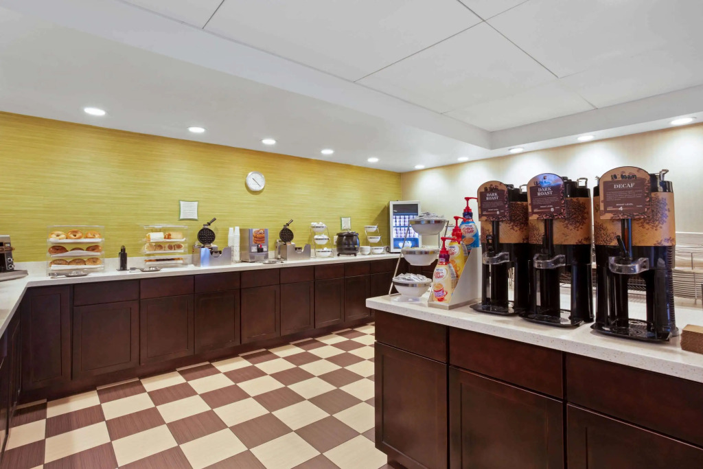 La Quinta by Wyndham Springfield