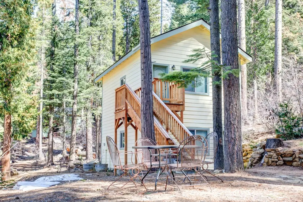 Yosemite Woods Duplex in Yosemite-Upper Unit