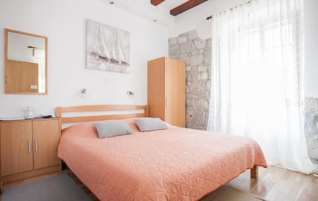 Guesthouse Trogir Proto-Free parking
