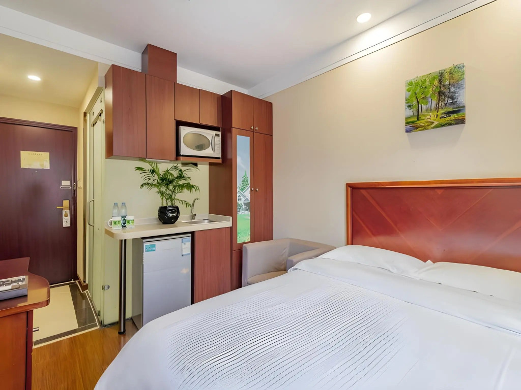 GreenTree Inn Beijing Guangmingqiao Express Apartment Hotel