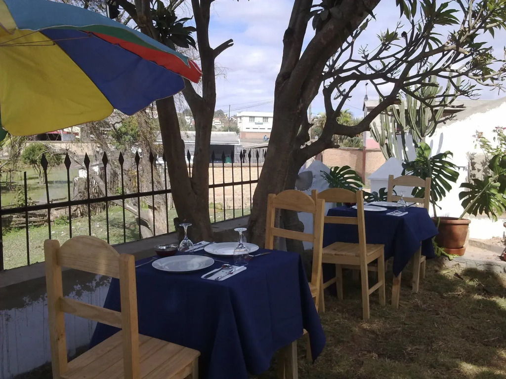 Villa Mahefa - WiFi Fibre - Parking & Jardin - Netflix - Hôtel proche RN1, RN4, RN7