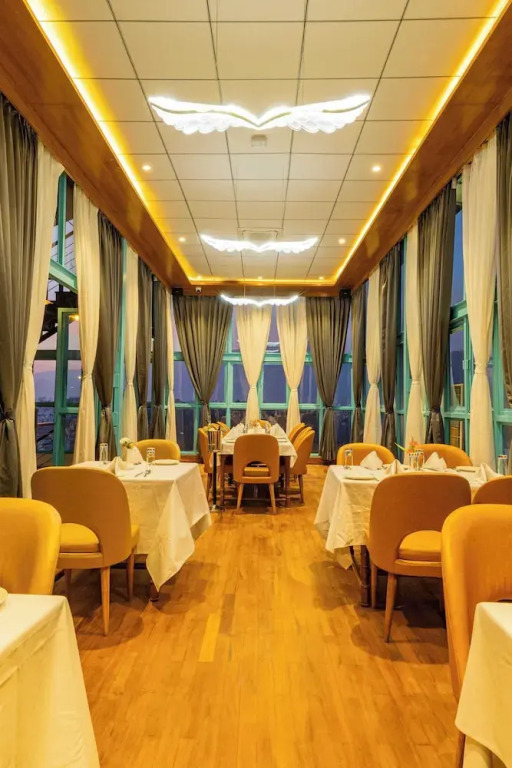 Mhendo Hotel & Studio Suites