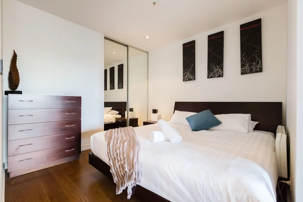 CLEO, 1BDR St.Kilda Apartment