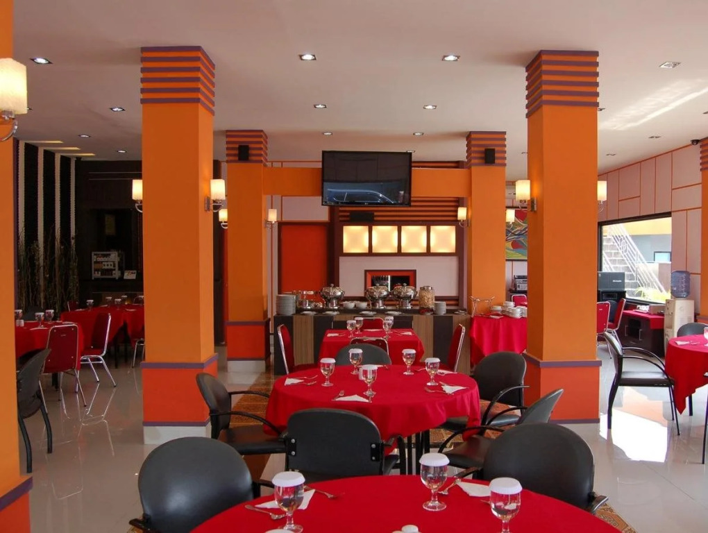 Grand Sari Hotel