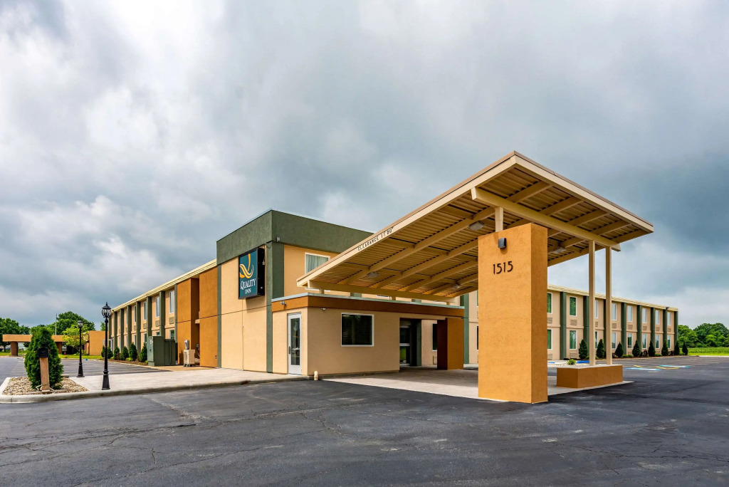 Red Lion Inn & Suites Bucyrus North