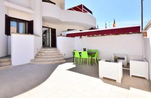 Damavi Suite