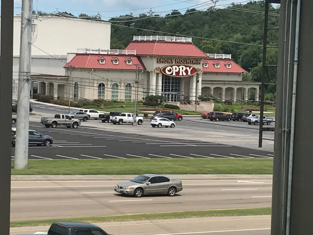 Smoky View Inn