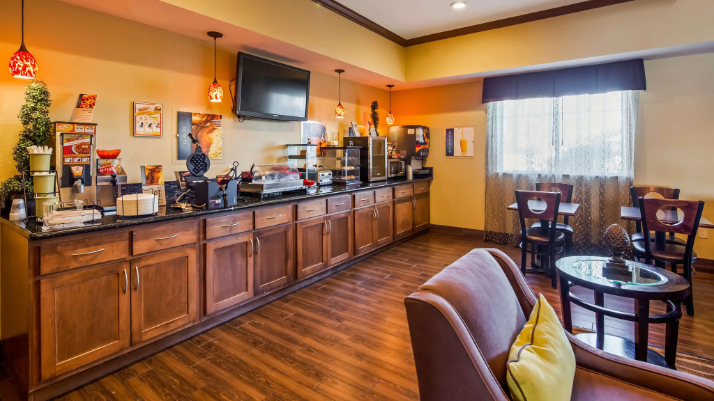 Best Western Plus Seminole Hotel & Suites