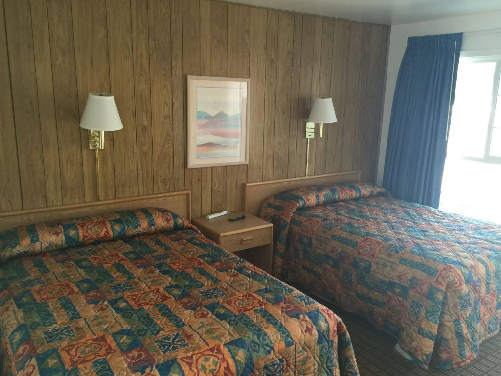 Mid Town Motel