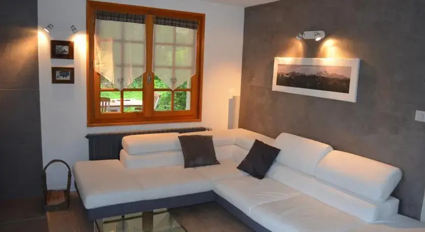 Chalet blanc bleu