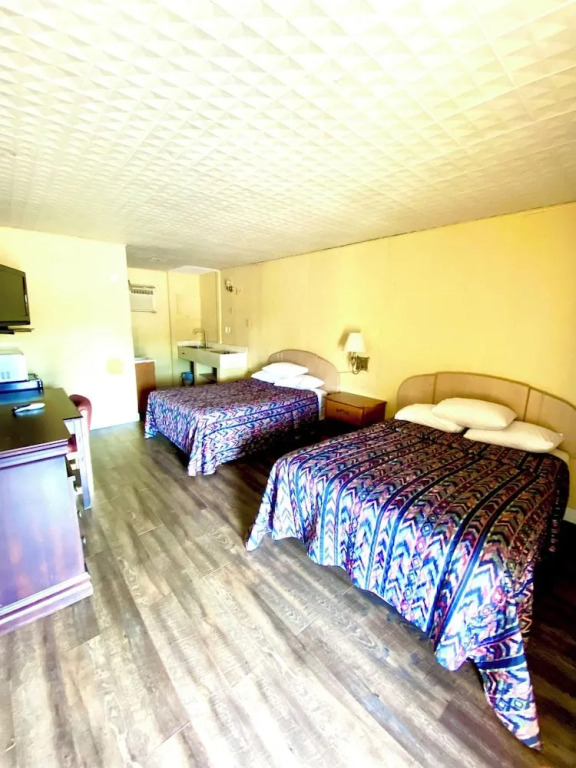 Tropic Motel