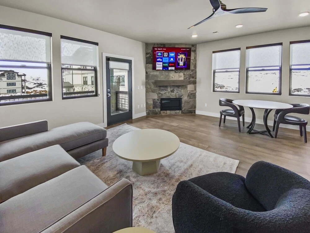 Jordanelle Mountain Paradise 204 3 Bedroom Condo by RedAwning