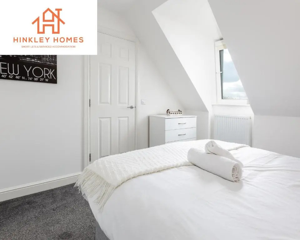5 Beds - Free Gated Parking - City Centre - By Hinkley Homes Short Lets & Serviced Accommodation