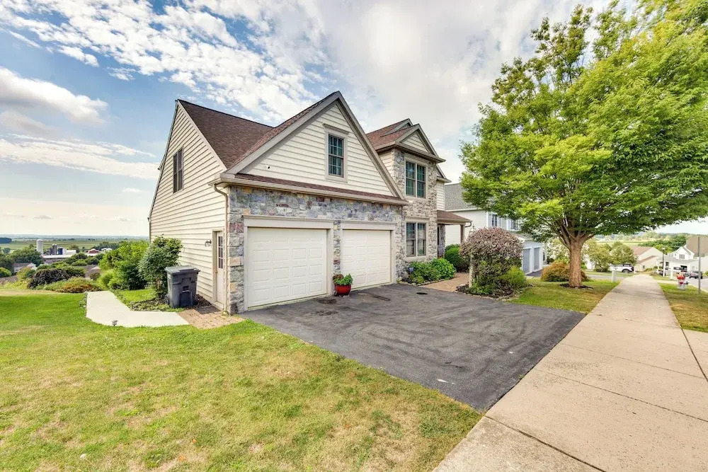 Mountville Rental w/ Private Patio & Gas Grill!